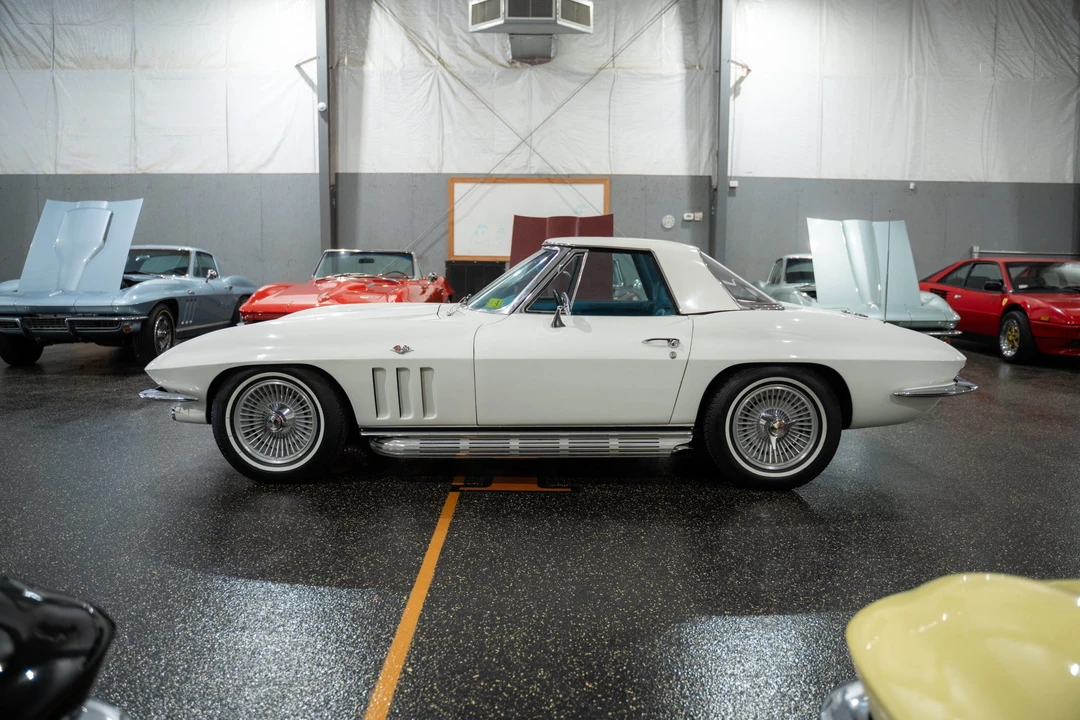 1966 Chevrolet Corvette C2 - Image 17 of 31
