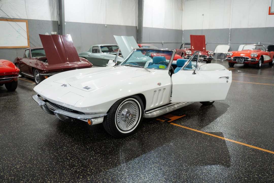 1966 Chevrolet Corvette C2 - Image 24 of 31