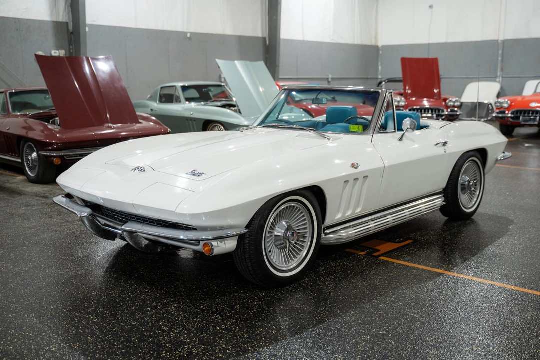 1966 Chevrolet Corvette C2 - Image 2 of 31