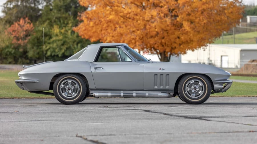 1966 Chevrolet Corvette C2 - Image 2 of 24