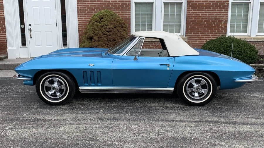 1966 Chevrolet Corvette C2 - Image 9 of 10