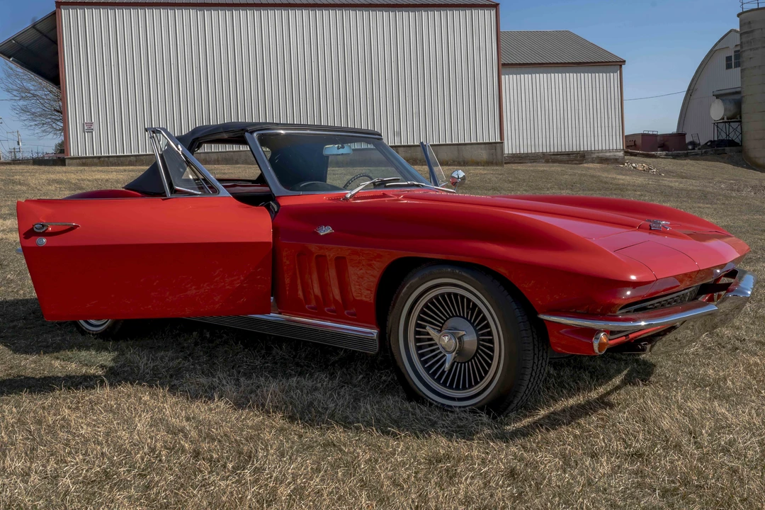 1966 Chevrolet Corvette C2 - Image 11 of 31