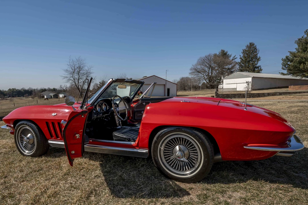1966 Chevrolet Corvette C2 - Image 15 of 31