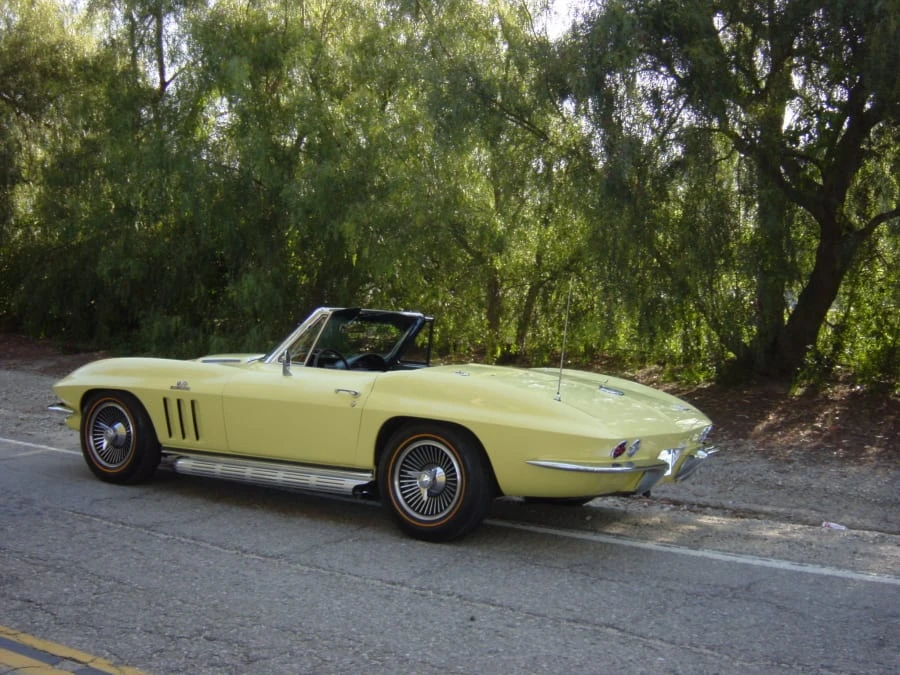 1966 Chevrolet Corvette C2 - Image 16 of 19