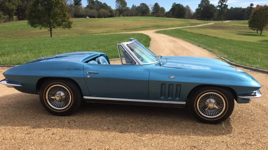 1966 Chevrolet Corvette C2 - Image 9 of 10