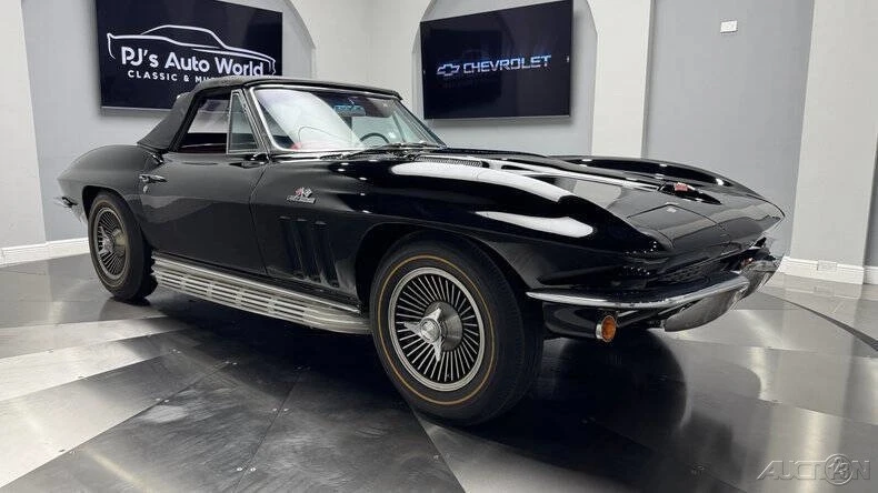 1966 Chevrolet Corvette C2 - Image 11 of 24