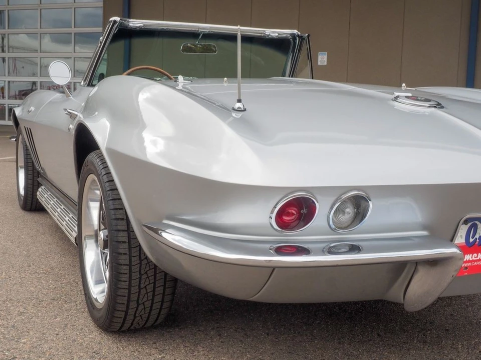 1966 Chevrolet Corvette C2 - Image 21 of 31