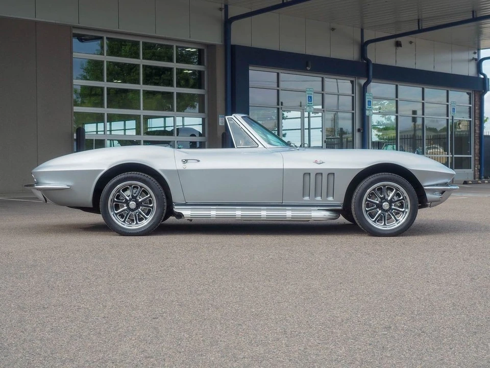 1966 Chevrolet Corvette C2 - Image 12 of 31