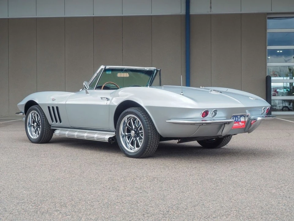 1966 Chevrolet Corvette C2 - Image 8 of 31