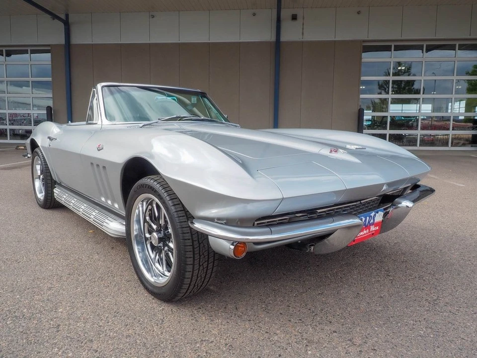 1966 Chevrolet Corvette C2 - Image 18 of 31