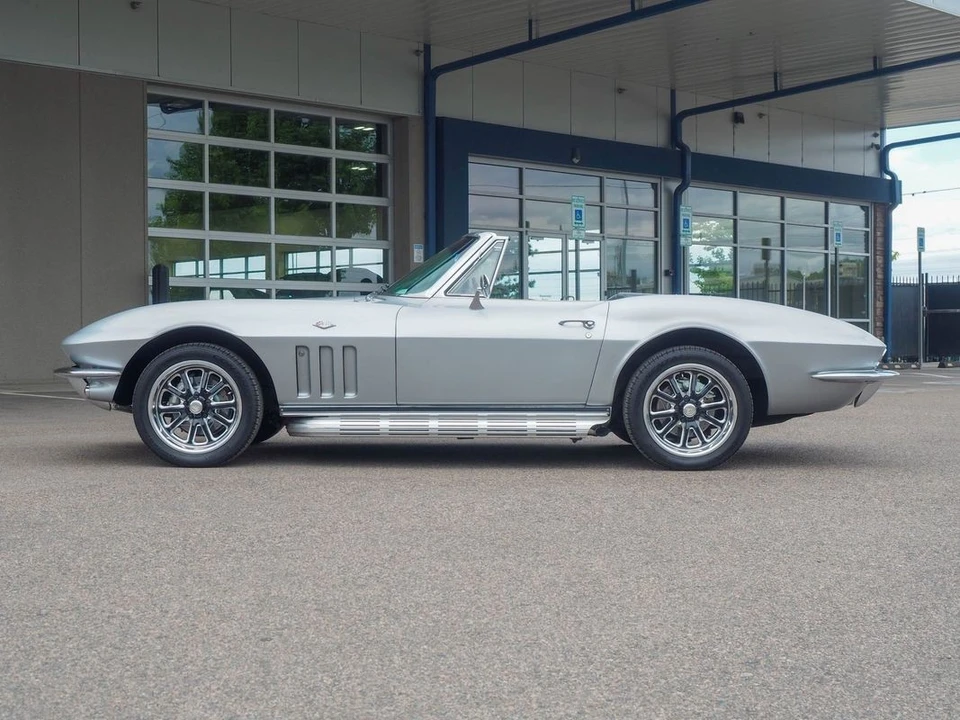 1966 Chevrolet Corvette C2 - Image 13 of 31