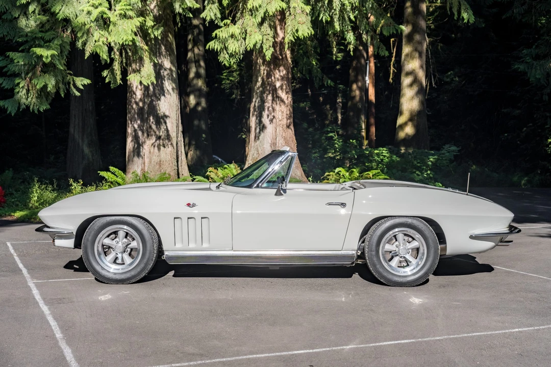 1966 Chevrolet Corvette C2 - Image 11 of 31