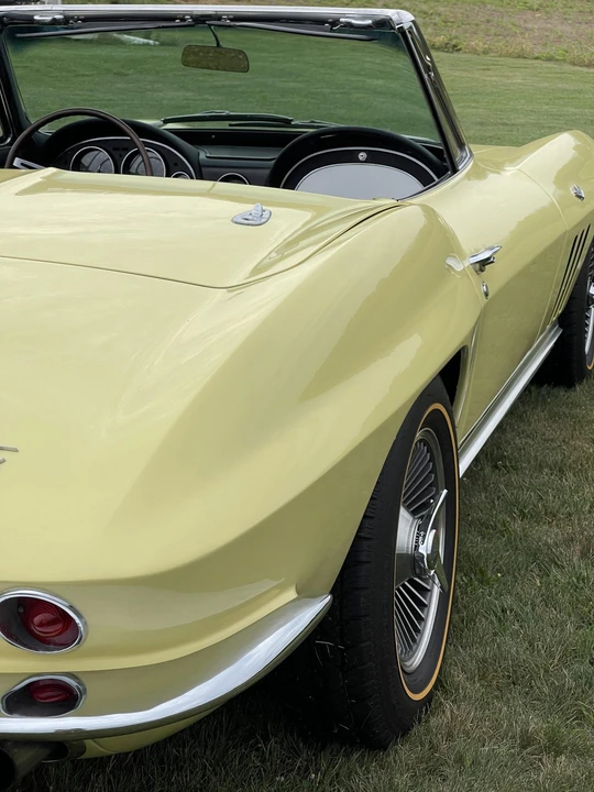1966 Chevrolet Corvette C2 - Image 25 of 31