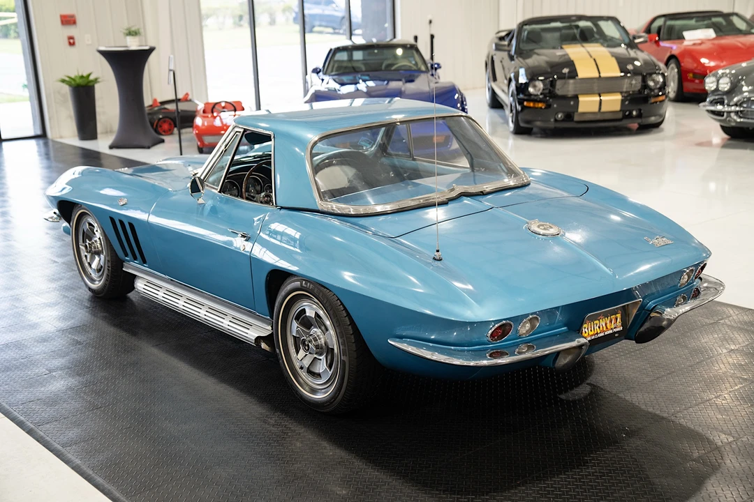 1966 Chevrolet Corvette C2 - Image 25 of 31