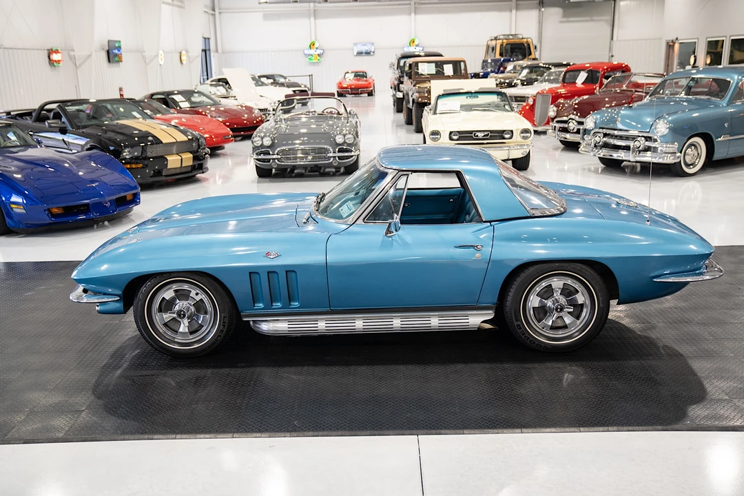 1966 Chevrolet Corvette C2 - Image 23 of 31