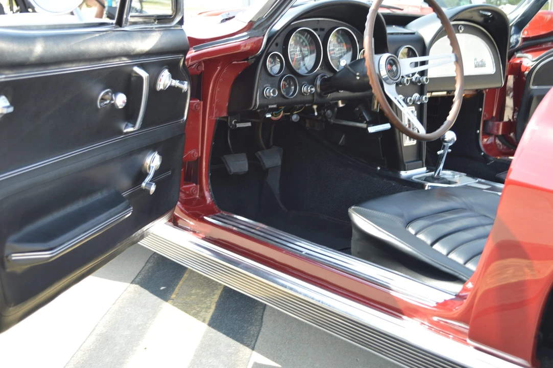 1966 Chevrolet Corvette C2 - Image 30 of 31