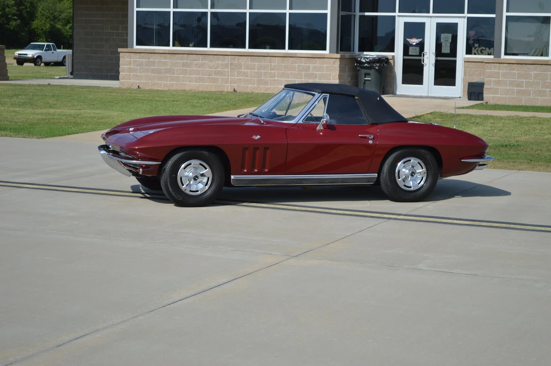 1966 Chevrolet Corvette C2 - Image 2 of 31