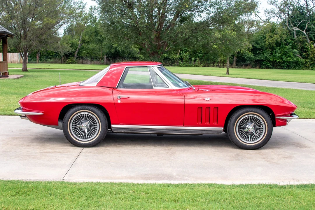 1966 Chevrolet Corvette C2 - Image 2 of 31
