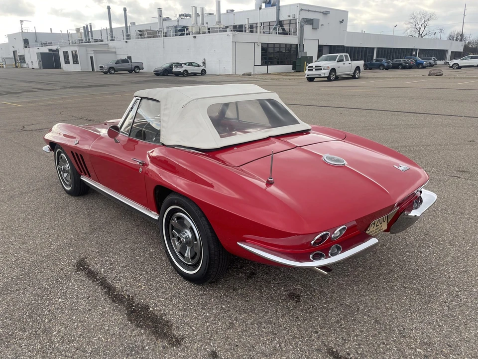 1966 Chevrolet Corvette C2 - Image 23 of 31
