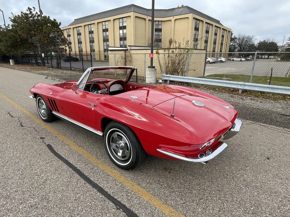 1966 Chevrolet Corvette C2 - Image 15 of 31
