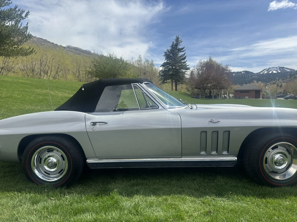 1966 Chevrolet Corvette C2 - Image 24 of 31