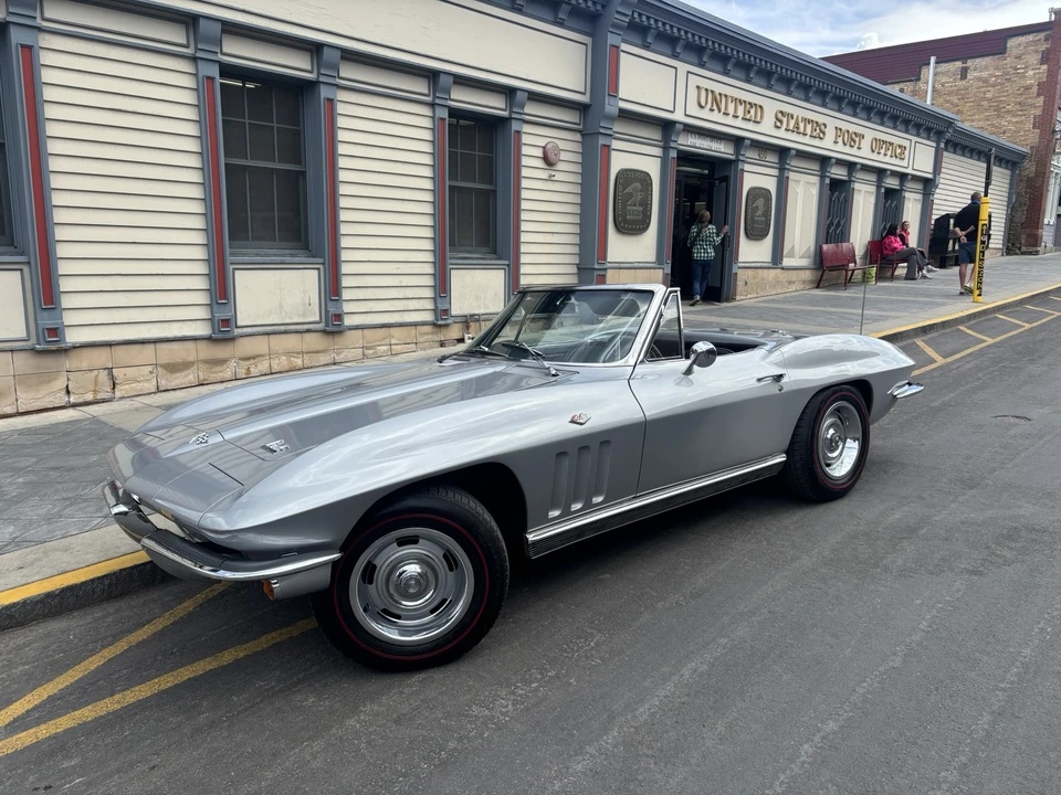 1966 Chevrolet Corvette C2 - Image 2 of 31