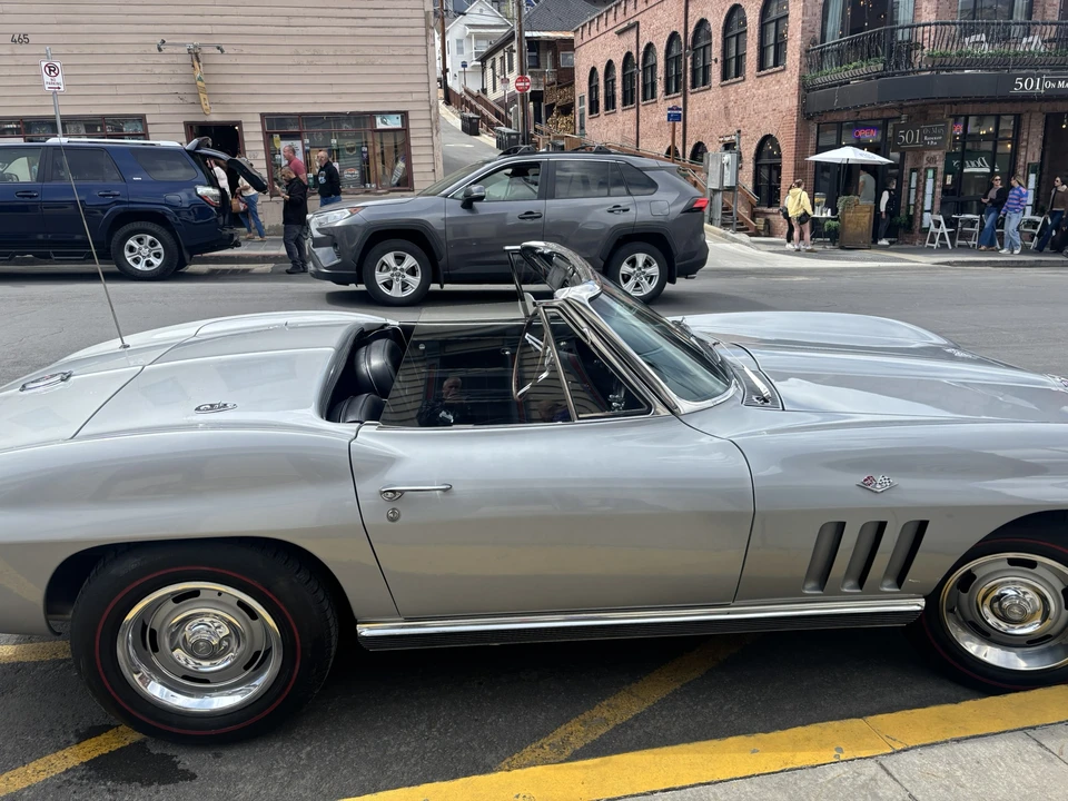1966 Chevrolet Corvette C2 - Image 25 of 31