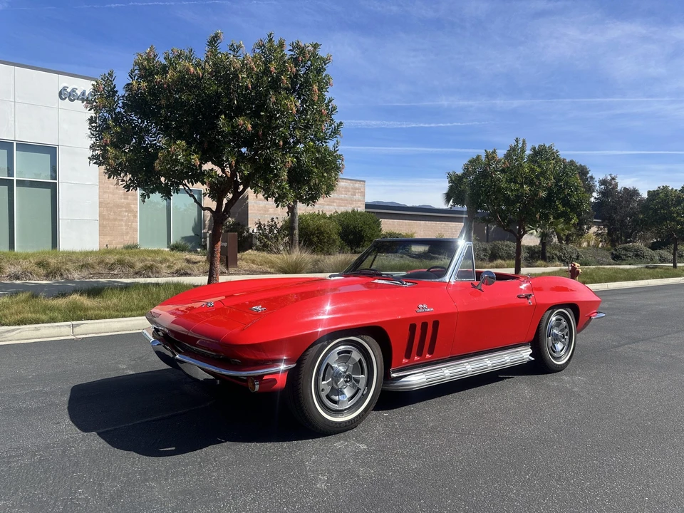 1966 Chevrolet Corvette C2 - Image 2 of 31