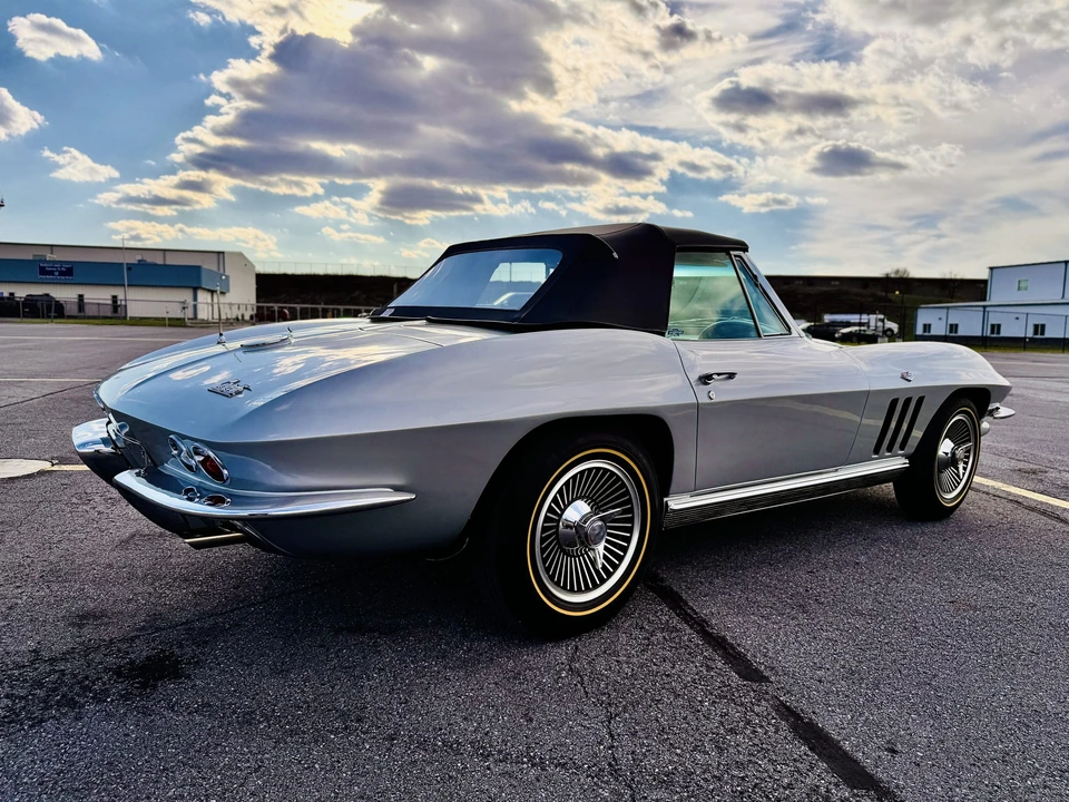1966 Chevrolet Corvette C2 - Image 17 of 31