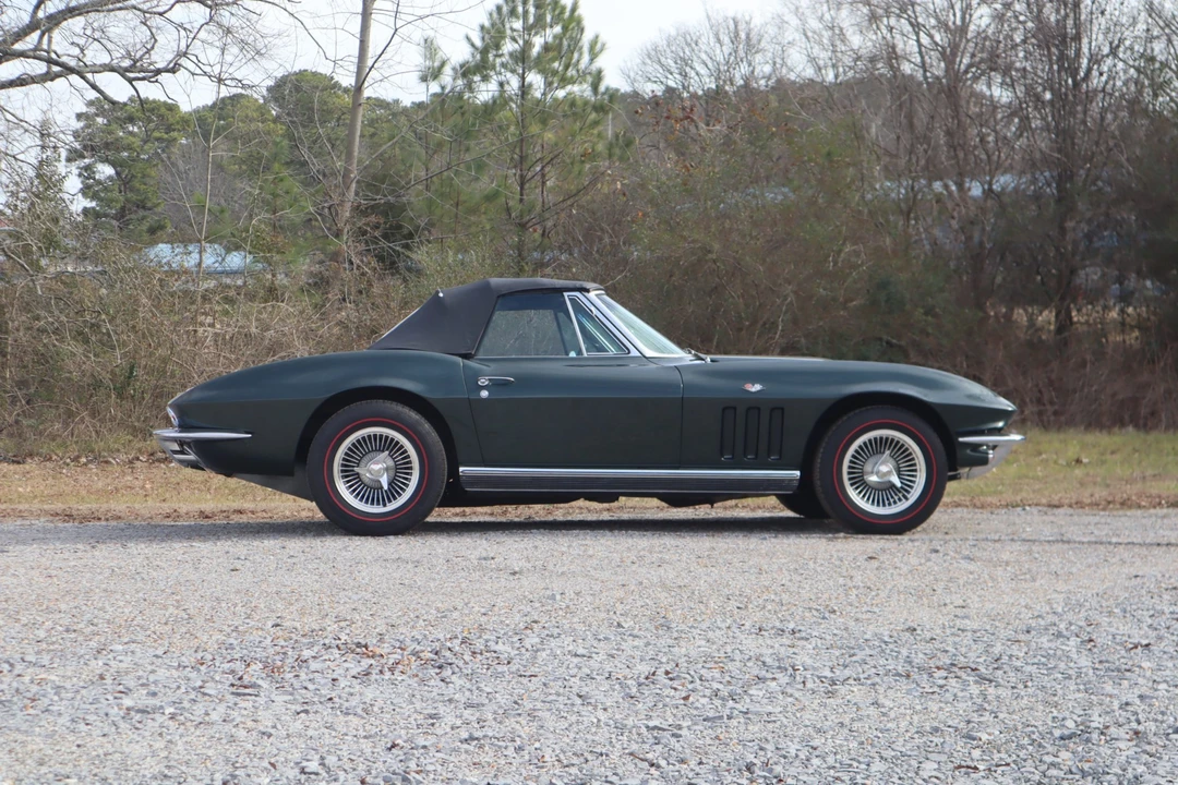 1966 Chevrolet Corvette C2 - Image 17 of 31