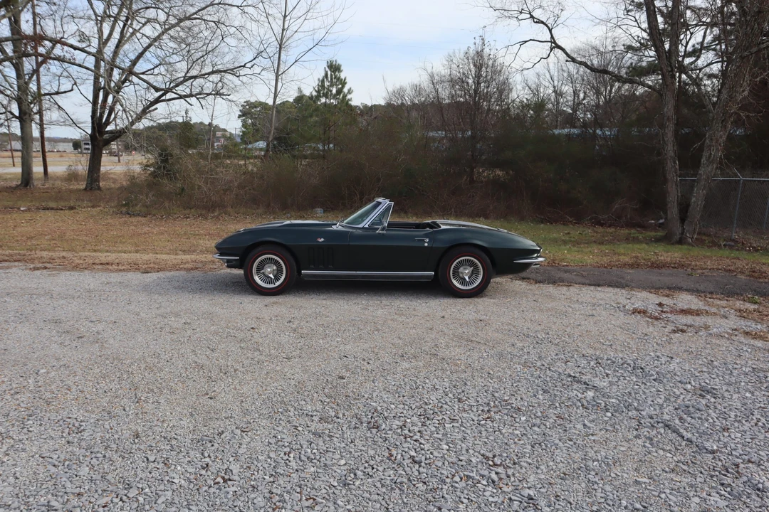 1966 Chevrolet Corvette C2 - Image 22 of 31
