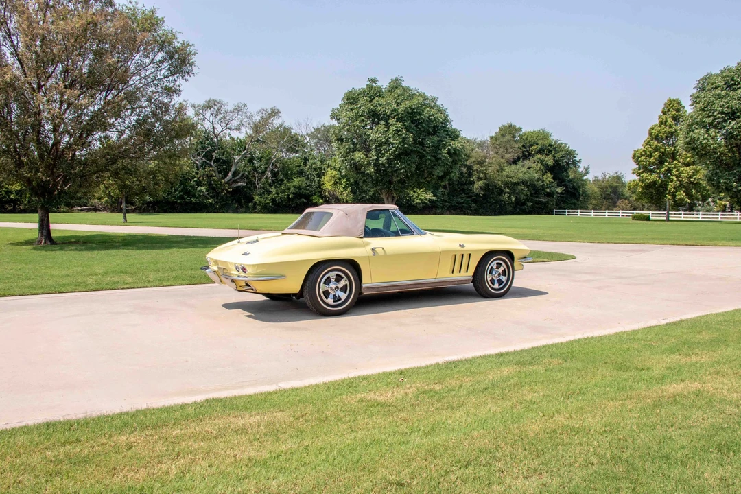 1966 Chevrolet Corvette C2 - Image 12 of 31