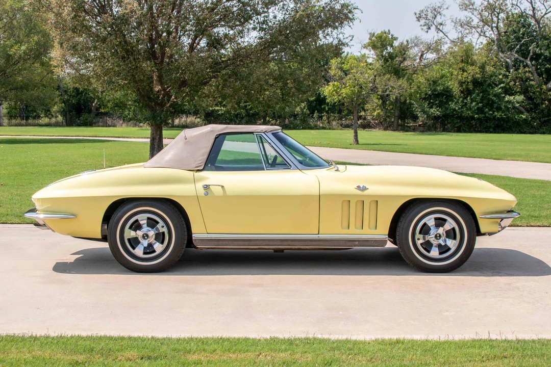 1966 Chevrolet Corvette C2 - Image 30 of 31