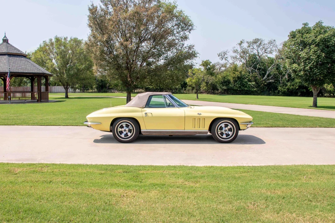 1966 Chevrolet Corvette C2 - Image 14 of 31