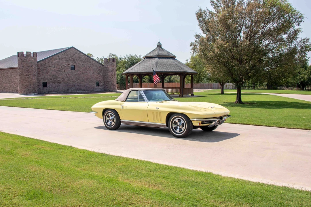 1966 Chevrolet Corvette C2 - Image 16 of 31