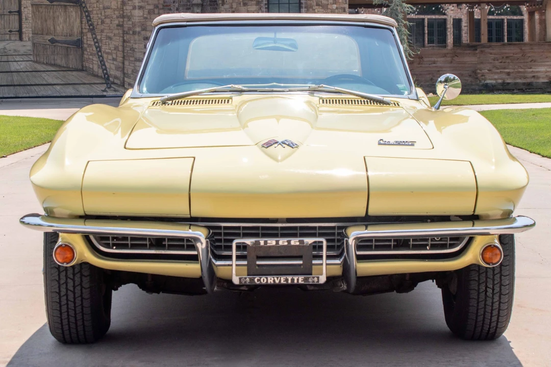 1966 Chevrolet Corvette C2 - Image 19 of 31