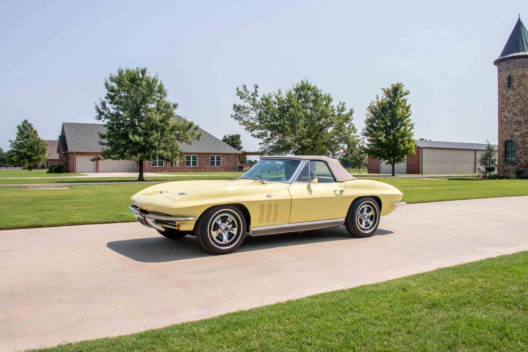 1966 Chevrolet Corvette C2 - Image 5 of 31