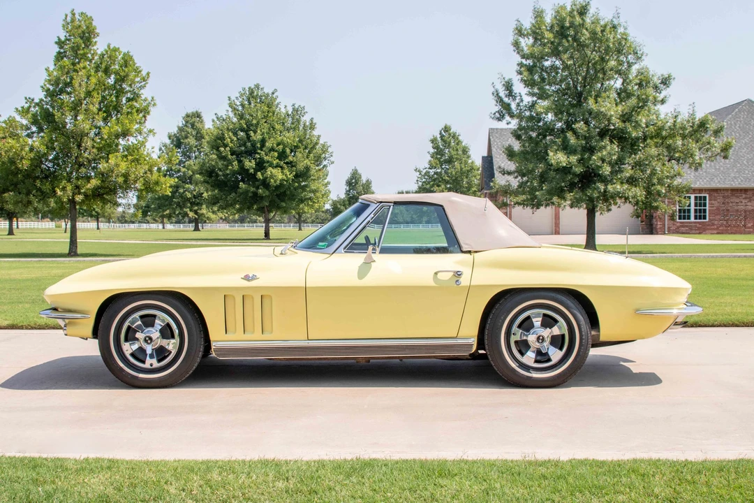 1966 Chevrolet Corvette C2 - Image 23 of 31