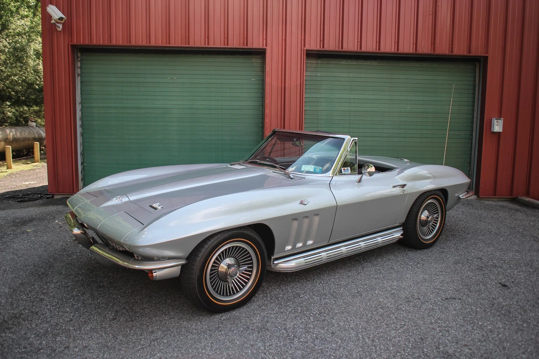 1966 Chevrolet Corvette C2 - Image 2 of 31