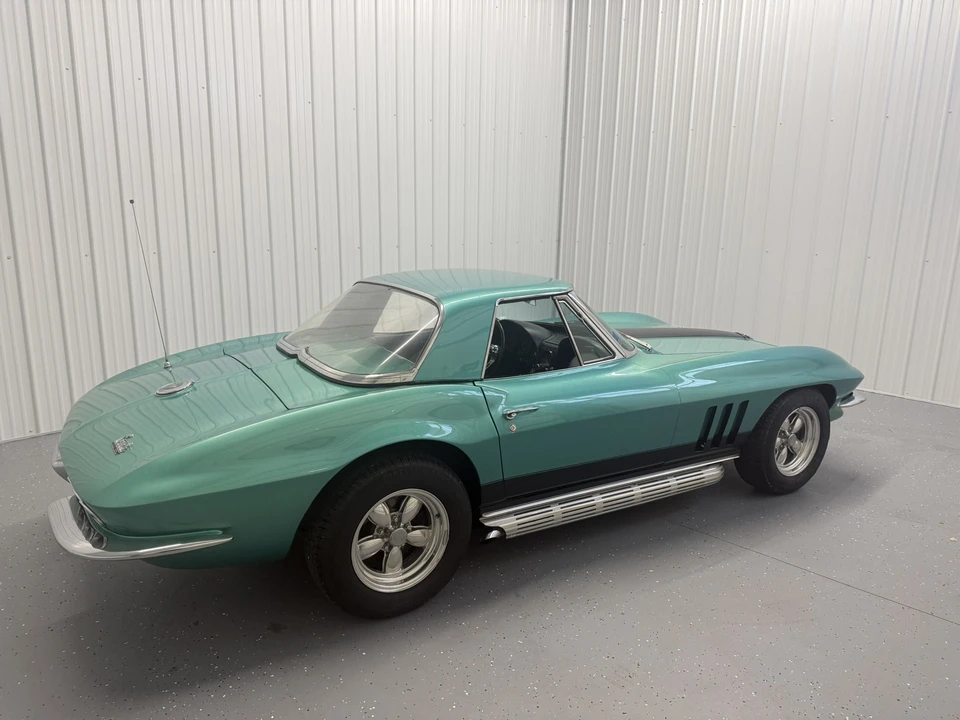 1966 Chevrolet Corvette C2 - Image 17 of 31