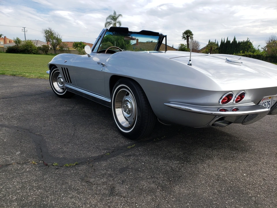 1966 Chevrolet Corvette C2 - Image 18 of 31