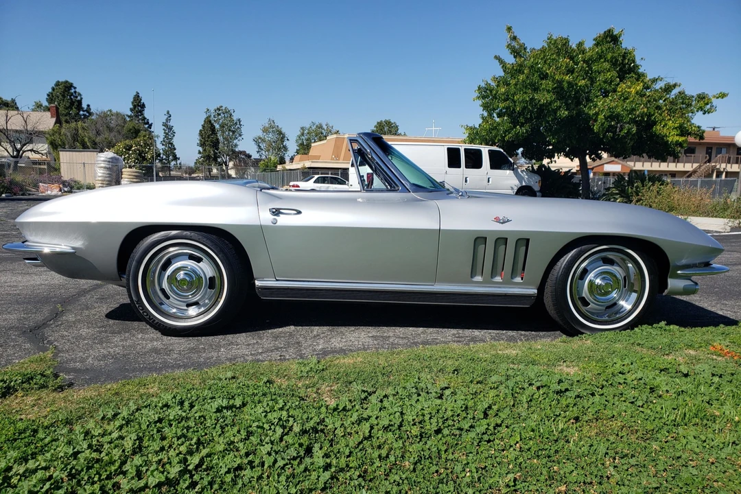 1966 Chevrolet Corvette C2 - Image 3 of 31
