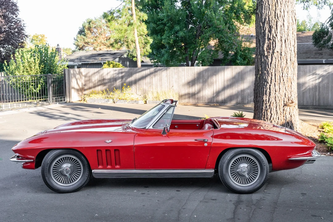 1966 Chevrolet Corvette C2 - Image 17 of 31