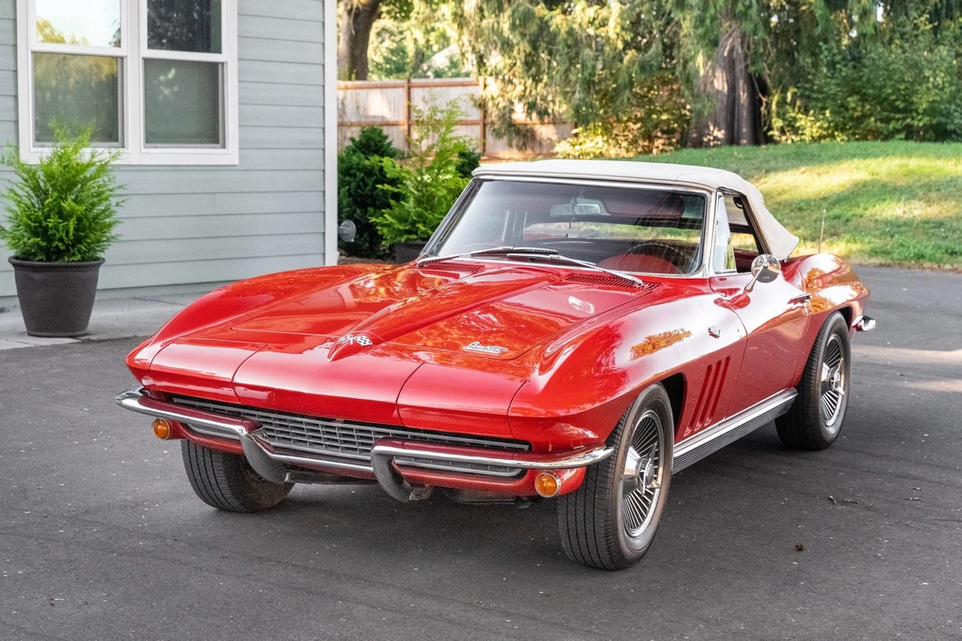 1966 Chevrolet Corvette C2 - Image 2 of 31