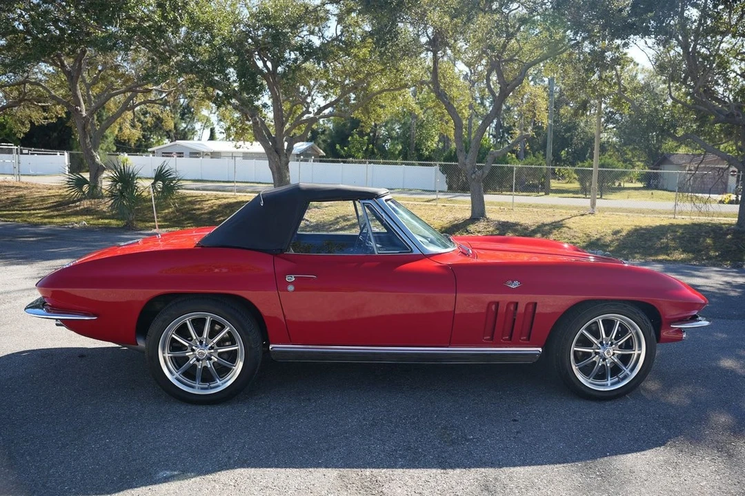 1966 Chevrolet Corvette C2 - Image 11 of 21