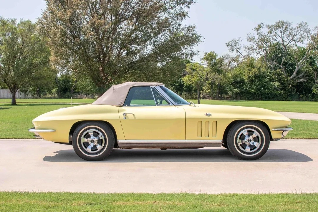 1966 Chevrolet Corvette C2 - Image 14 of 21