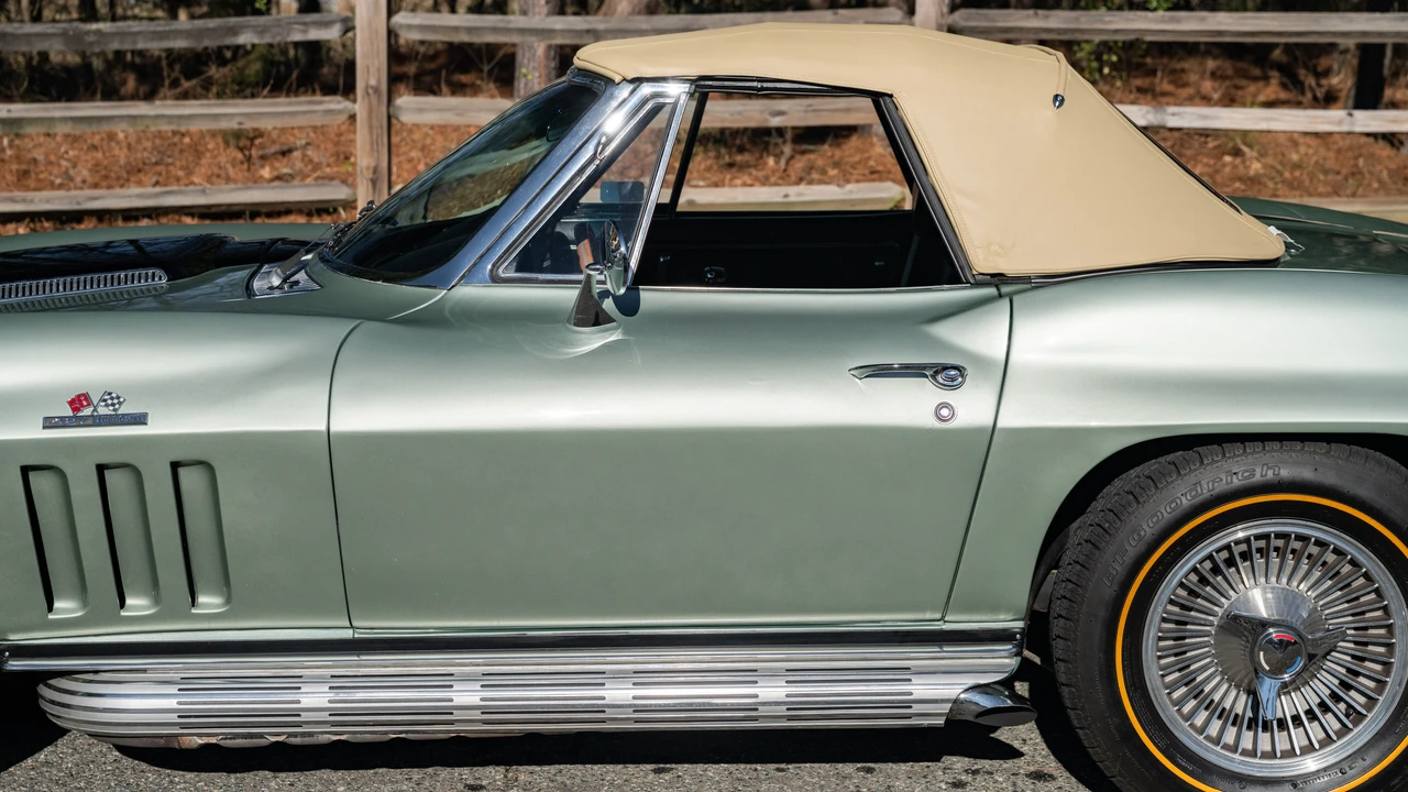 1966 Chevrolet Corvette C2 - Image 19 of 31