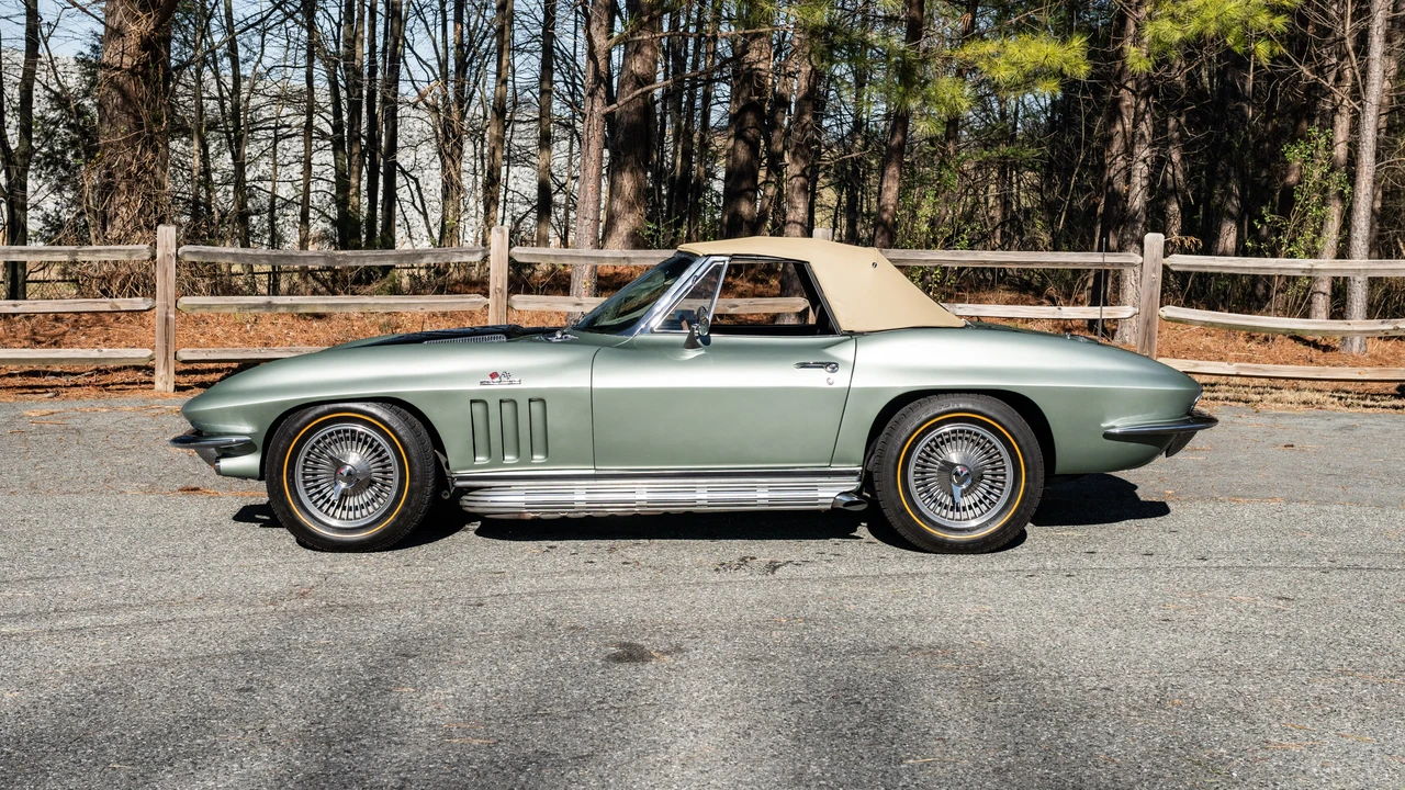 1966 Chevrolet Corvette C2 - Image 16 of 31