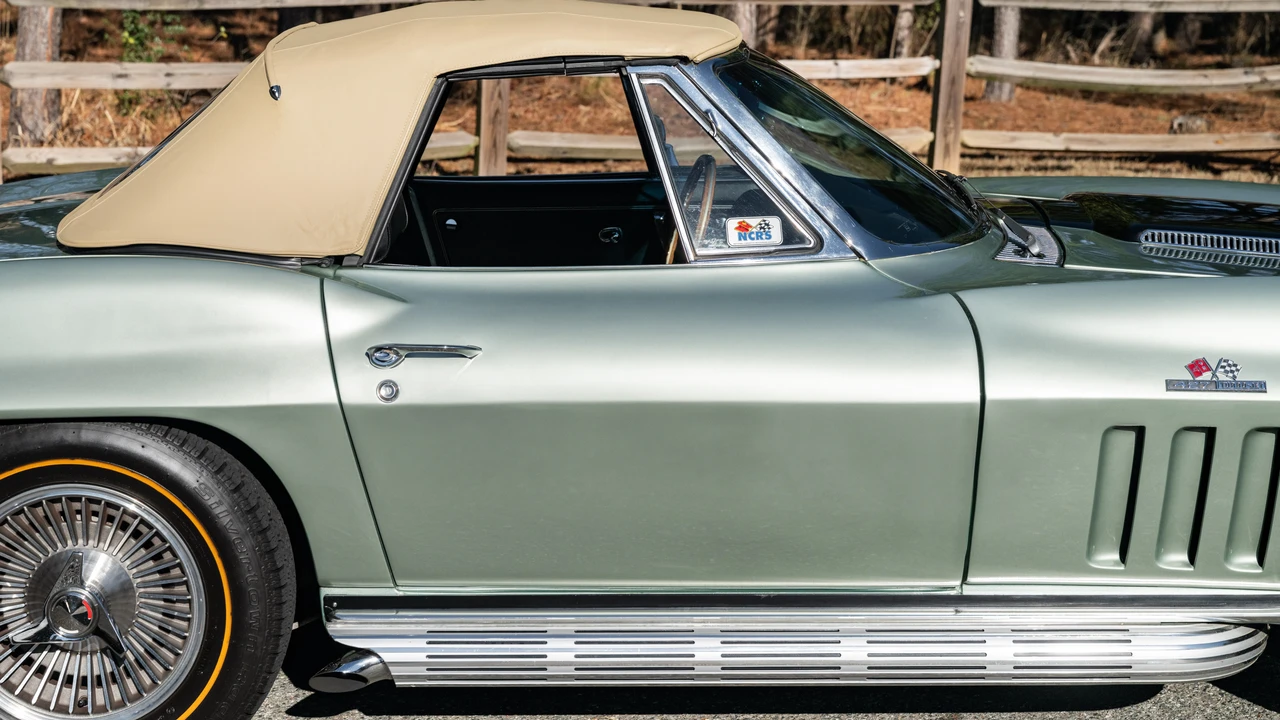 1966 Chevrolet Corvette C2 - Image 22 of 31
