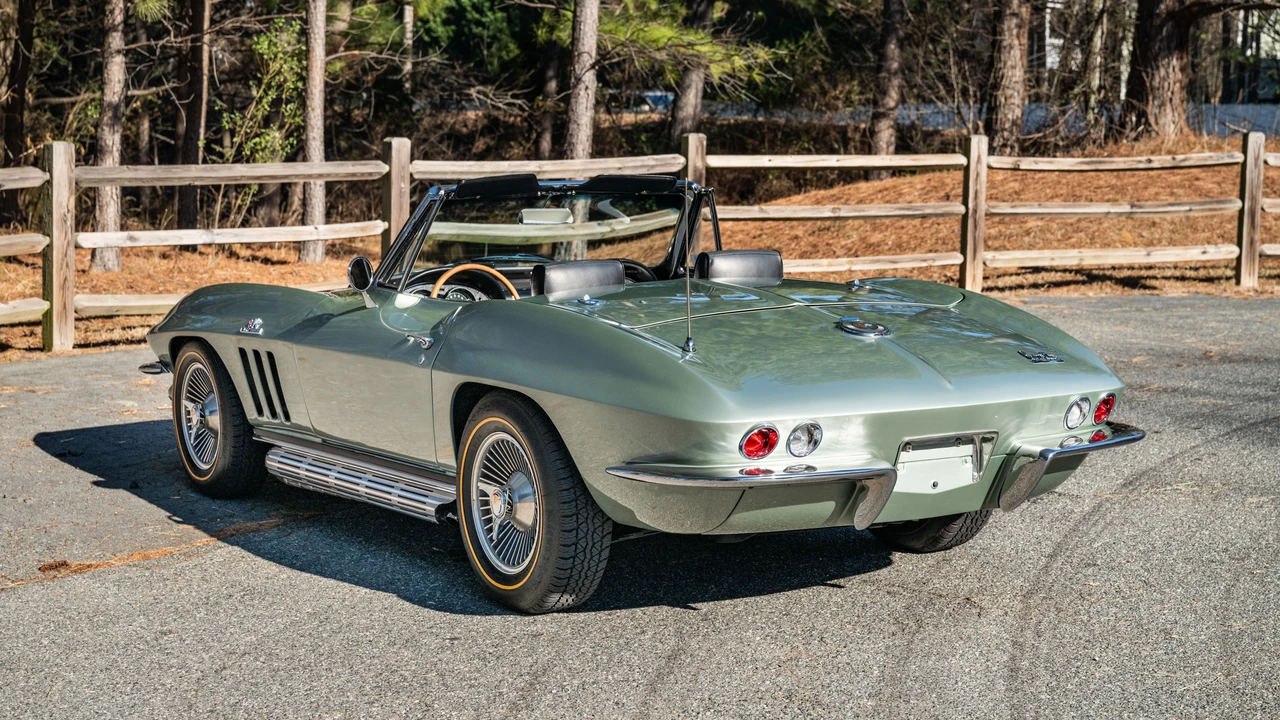 1966 Chevrolet Corvette C2 - Image 7 of 31